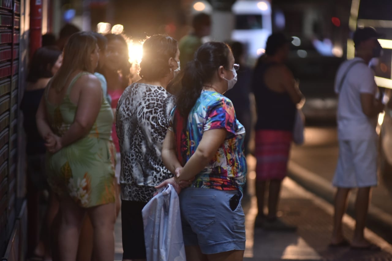 Imagem de Nossa Senhora da Penha, no carro dos bombeiros, pronta para o início da Romaria da Famílias