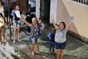 Pessoas saudando a Romaria das Famílias em Bairro de Fátima(Fernando Madeira)
