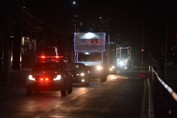 Romaria da Famílias: comboio segue pelas ruas de Vitória por Fernando Madeira