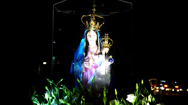 Romaria da Famílias passando pelas ruas de Vitória por TV Gazeta