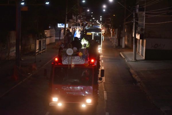 Romaria das Famílias chegando em Vila Velha por Fernando Madeira
