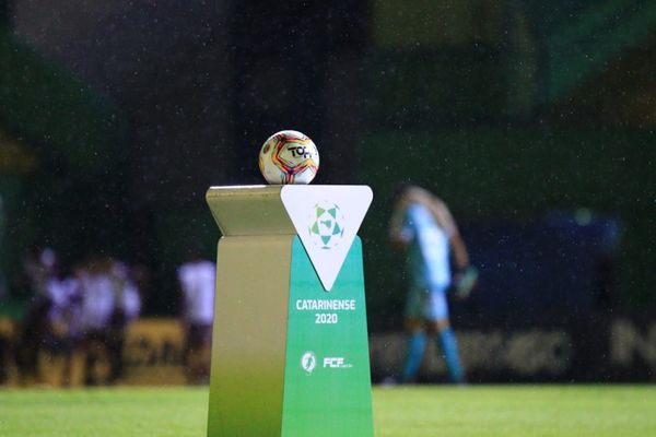 A bola pode voltar a rolar para o Campeonato Catarinense no dia 16 de maio