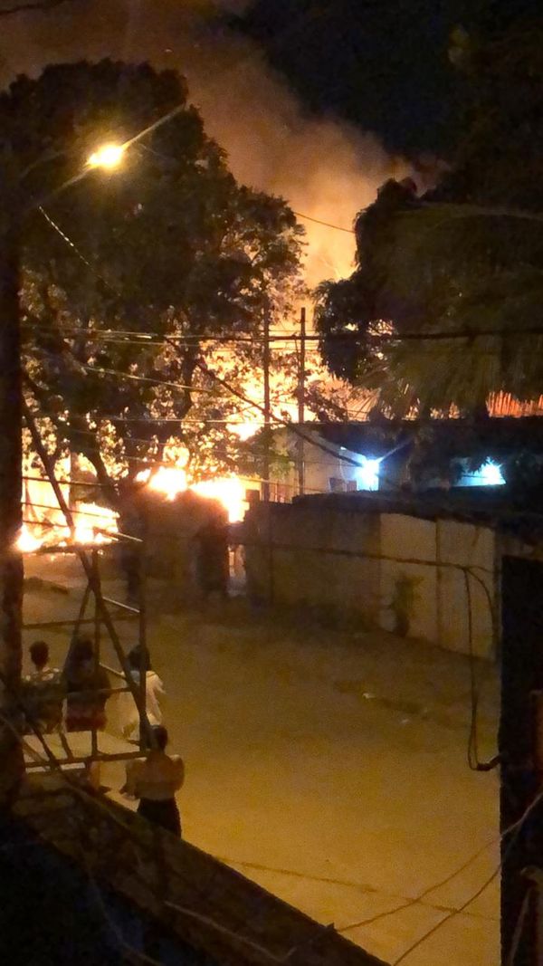 Um dos moradores teria colocado fogo na própria casa por Internauta