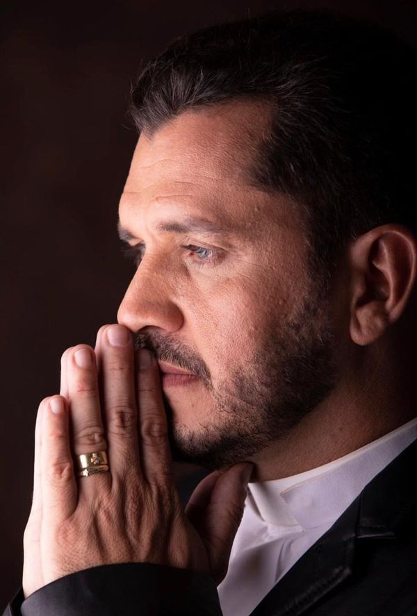 Padre Anderson vai se apresentar na última noite do Festival Amor e Esperança, às 18 horas, no Instagram da TV Gazeta.