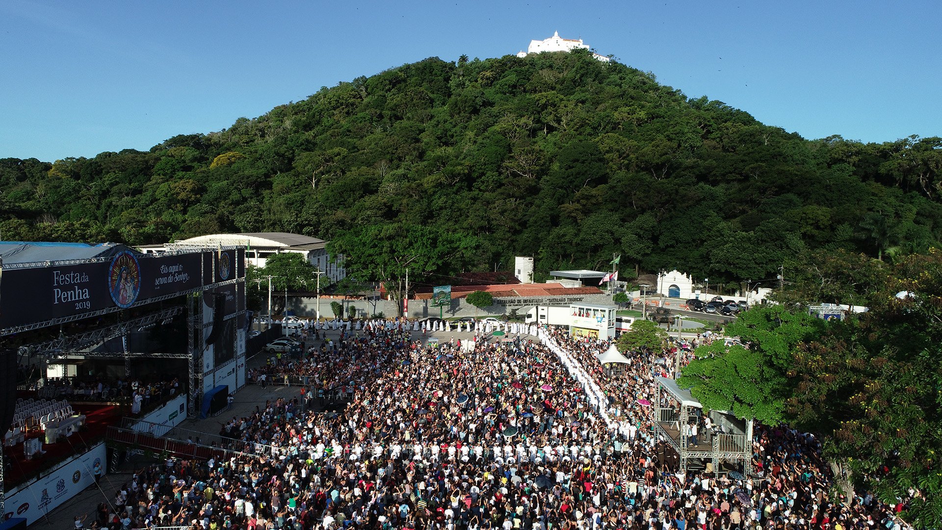 Data: 29/04/2019 - ES - VIla Velha - Festa da Penha - Missa de encerramento no Parque da Prainha - Editoria: Cidades - Foto: Secundo Rezende - GZ