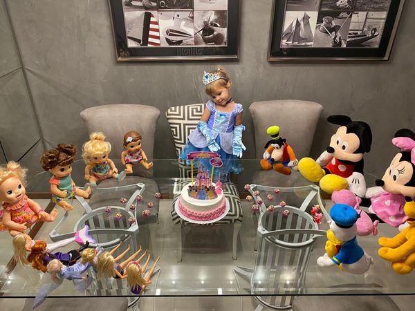 Menina de 2 anos recebe festa de aniversário em casa, em Vila Velha por Arquivo da família