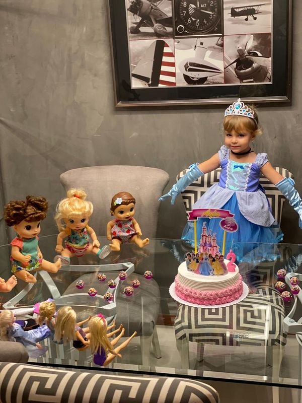 Menina de 2 anos recebe festa de aniversário em casa, em Vila Velha por Arquivo da família