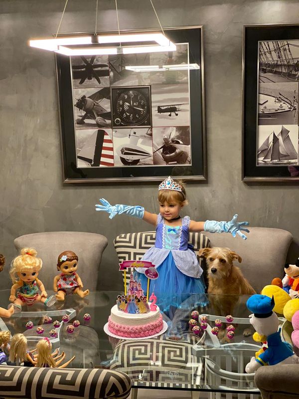 Menina de 2 anos recebe festa de aniversário em casa, em Vila Velha por Arquivo da família