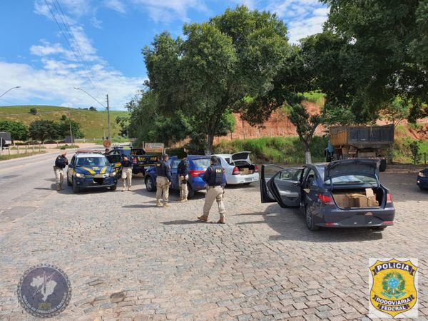 Polícia Rodoviária Federal apreende quatro veículos com maconha em Mimoso do Sul