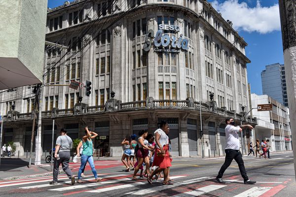 Movimentação em frente ao Centro Cultural Sesc Glória no Centro da capital.  por Vitor Jubini