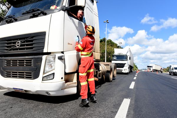 Barreira sanitária em Viana - Foto: Ricardo Medeiros  por Ricardo Medeiros
