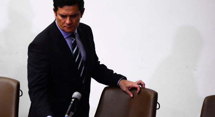 Beatriz Seixas e Leonel Ximenes comentam a situação política e econômica do país após a demissão do ministro da Justiça. Veja o vídeo
