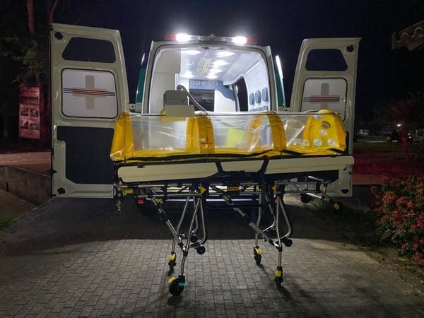Ambulância com cápsula vai transportar pacientes em Aracruz por Prefeitura Municipal de Aracruz