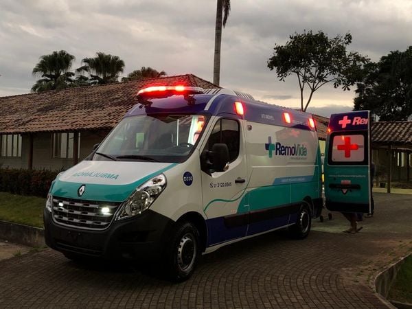 Ambulância com cápsula vai transportar pacientes em Aracruz por Prefeitura Municipal de Aracruz