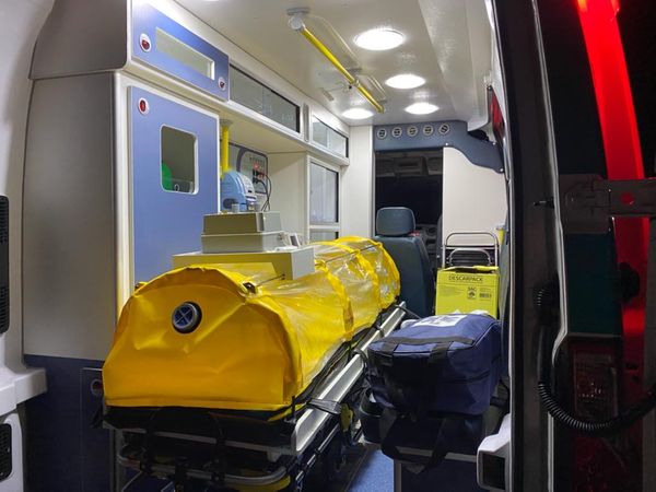 Ambulância com cápsula vai transportar pacientes em Aracruz por Prefeitura Municipal de Aracruz