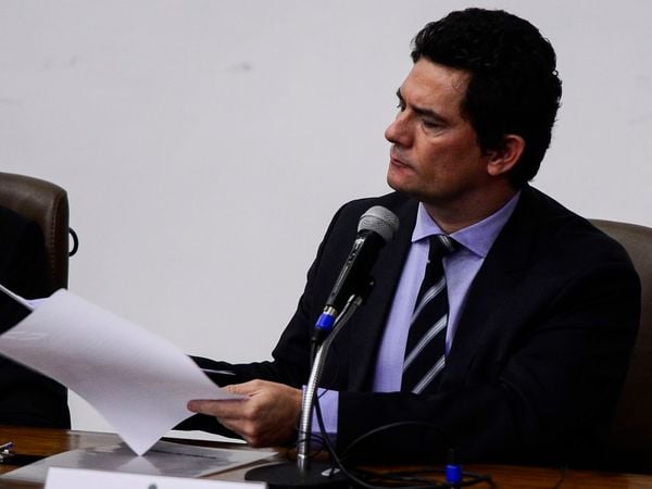 O ministro da Justiça e Segurança Pública, Sergio Moro, fala a imprensa sobre seu pedido de demissão do cargo 