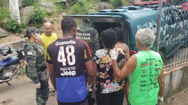 Polícia Ambiental faz entrega de 2 mil unidades de detergente biodegrádavel