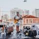 Imagem - Músicos tocam em ruas de Jardim Camburi e arrecadam uma tonelada de alimentos