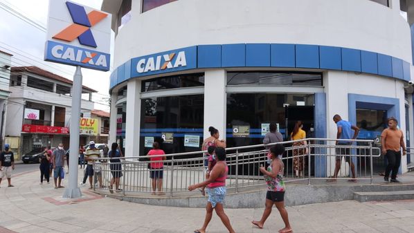 Não duvidemos de que haja neste momento uma forte pressão para que boa parte dos programas de emergência se tornem permanentes. Alguns talvez até mereçam, mas não todos