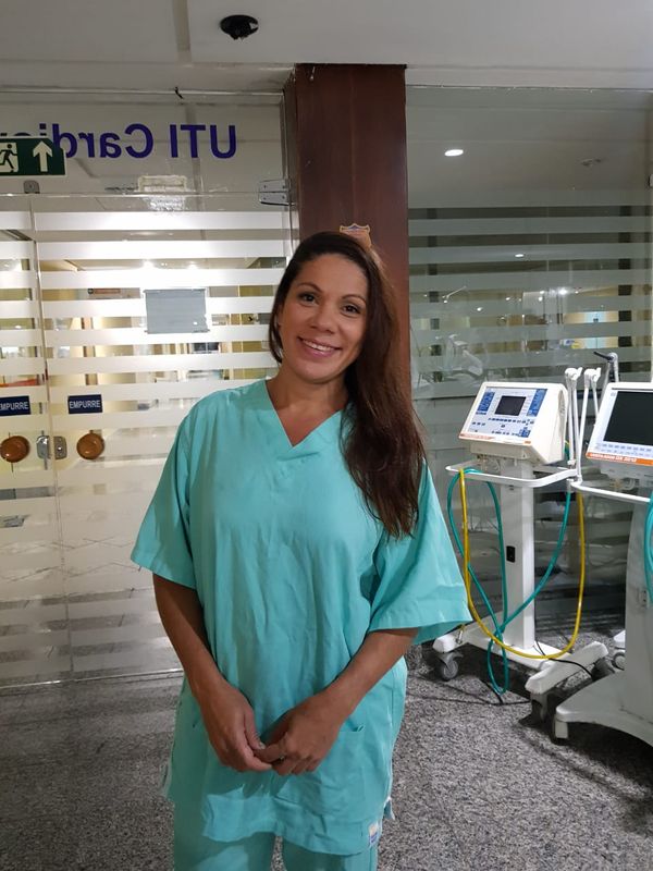 Maria Vicência trabalha na UTI com pacientes com Coronavírus