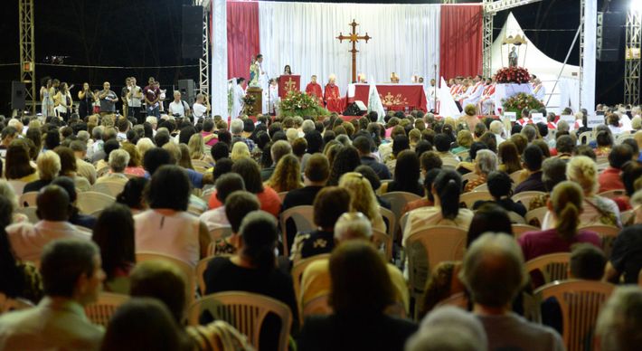 Em ano eleitoral, Assembleia e Câmaras aprovam normas para incluir igrejas na lista de atividades essenciais, o que envolve diretamente os interesses políticos dos parlamentares
