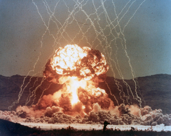 Bomba de Urânio-233 lançada em 1956 durante testes no deserto de Nevada, nos Estados Unidos