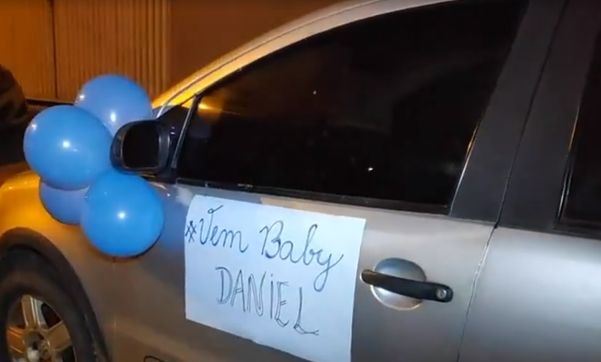 Grávida se emociona ao ganhar 