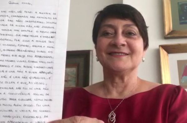 A professora Elda Bussinguer escreveu uma carta para a mãe no Dia das Mães