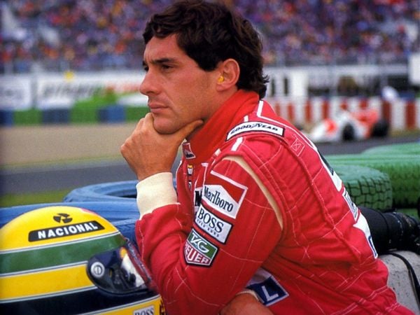 Ayrton Senna conquistou três títulos mundiais de Fórmula 1 e se tornou um dos maiores pilotos da história da categoria