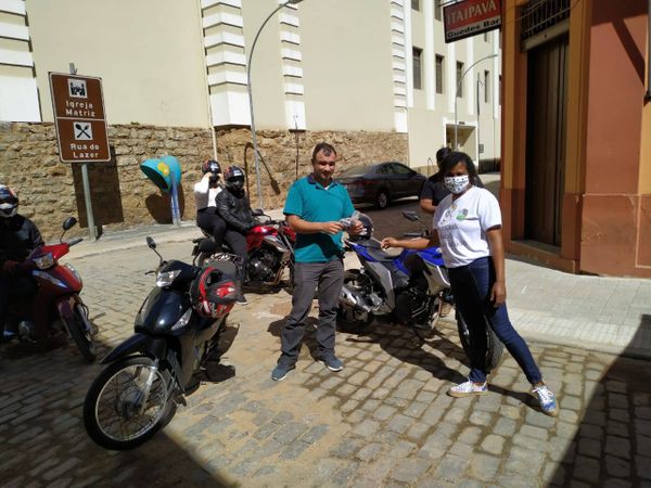 Máscaras estão sendo distribuídas na tradicional Rua do Lazer