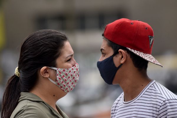 Vitória - ES - Máscaras  usadas nas ruas pelos capixabas.