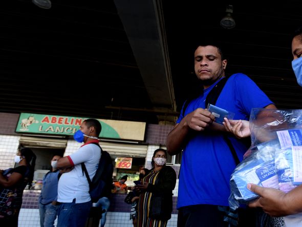 Distribuição de máscaras feita pelo Governo do Espirito Santo no Terminal de Campo Grande, em Cariacica por Ricardo Medeiros