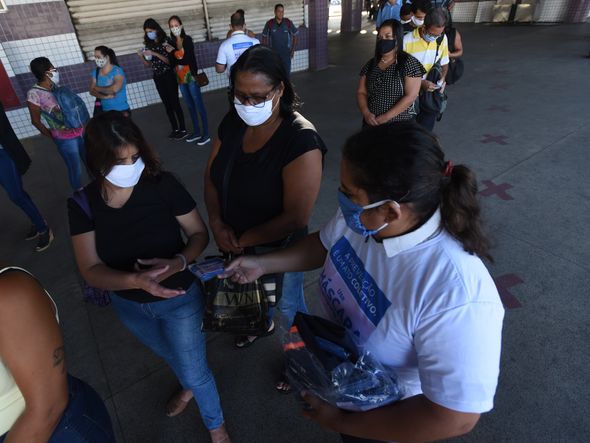 Distribuição de máscaras feita pelo Governo do Espirito Santo no Terminal de Campo Grande, em Cariacica por Ricardo Medeiros