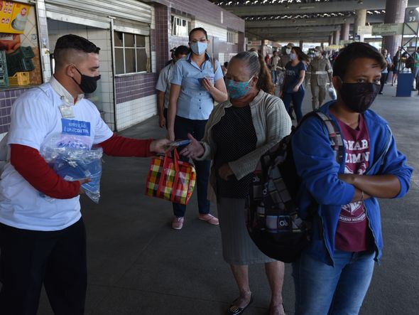 Distribuição de máscaras feita pelo Governo do Espirito Santo no Terminal de Campo Grande, em Cariacica por Ricardo Medeiros