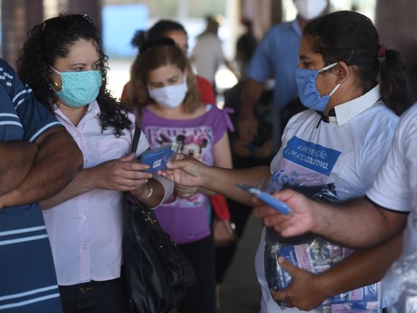 Distribuição de máscaras feita pelo Governo do Espirito Santo no Terminal de Campo Grande, em Cariacica por Ricardo Medeiros