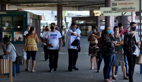 Distribuição de máscaras feita pelo Governo do Espirito Santo no Terminal de Campo Grande, em Cariacica por Ricardo Medeiros