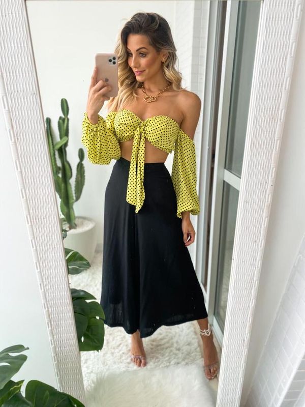 O top sai a R$ 69,90; e a calça, a R$ 89,90
