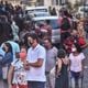 Pessoas na fila da agência da Caixa, em Campo Grande, para receber o auxílio de R$ 600,00 e o Bolsa Família - Cariacica/ES
