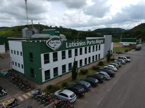 Indústria matriz da Laticínios Porto Alegre em Ponte Nova, Minas Gerais