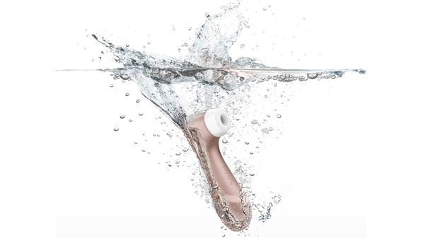 Com uma tecnologia especial, o estimulador de clitóris Satisfyer PRO 2, da Butique Bella, sai a R$ 503,97 à vista e promete ser um presente apaixonante