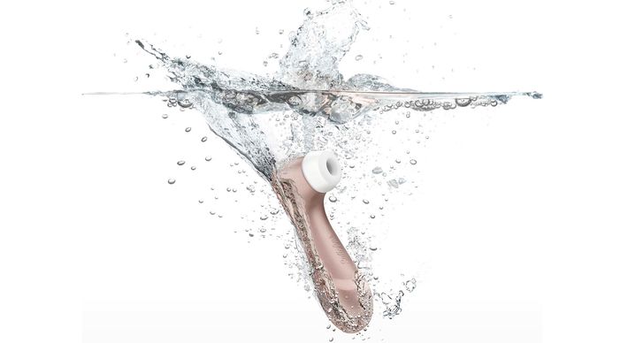 Com uma tecnologia especial, o estimulador de clitóris Satisfyer PRO 2, da Butique Bella, sai a R$ 503,97 à vista e promete ser um presente apaixonante