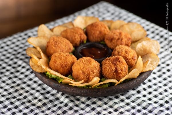 Bolinho da Tia Cida do bar Tô na Roça no Roda de Boteco 2020