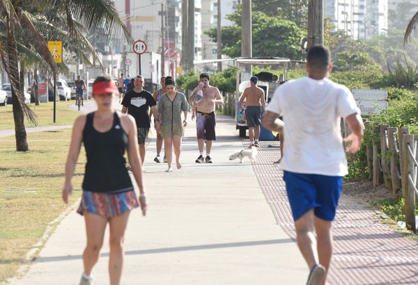 Prefeitura de Vila Velha restringe por decreto a permanência nos calçadões, Morro do Moreno, parques, entre outros . Sem fiscalização, muita gente não está seguindo o decreto.  