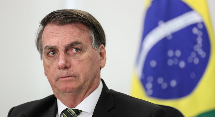 A live foi exibida, como de costume, nas redes sociais do presidente, mas também na TV Brasil; uso da programação da emissora pública para o encontro virtual com representantes do cristianismo e do judaísmo violou a Constituição