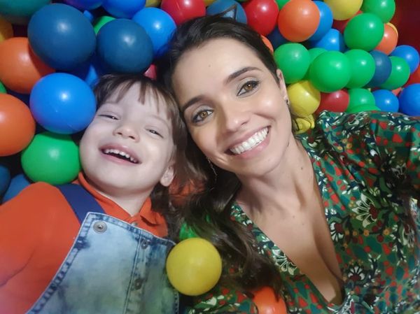 Dia das Mães: a infectologista Polyana  Gitirana, 35 anos,e o filho Lucca, de três anos