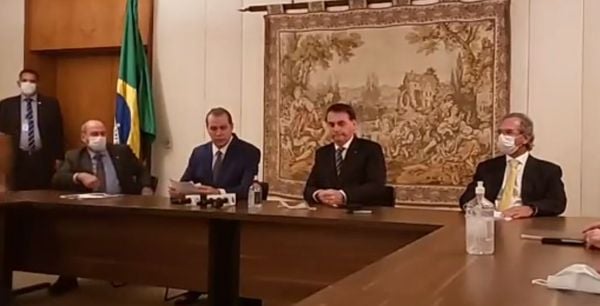Em reunião surpresa com o presidente do STF, Dias Toffoli, Bolsonaro e empresários cobraram a saída do isolamento para a retomada da economia 