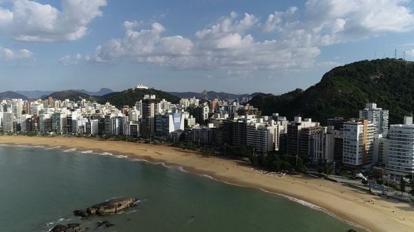 Imagem aérea da orla da Praia da Costa
