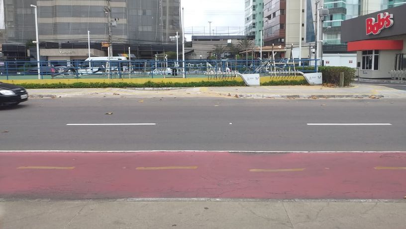 Barreiras começam a ser instaladas na orla de Vila Velha nesta sexta-feira (08)