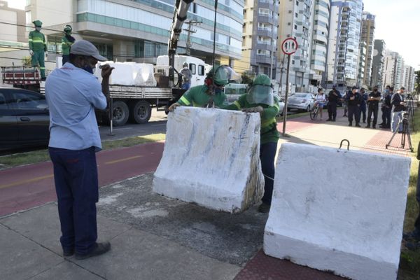 Instalação de barreiras na orla de Vila Velha para ampliação do índice de isolamento social por Carlos Alberto Silva