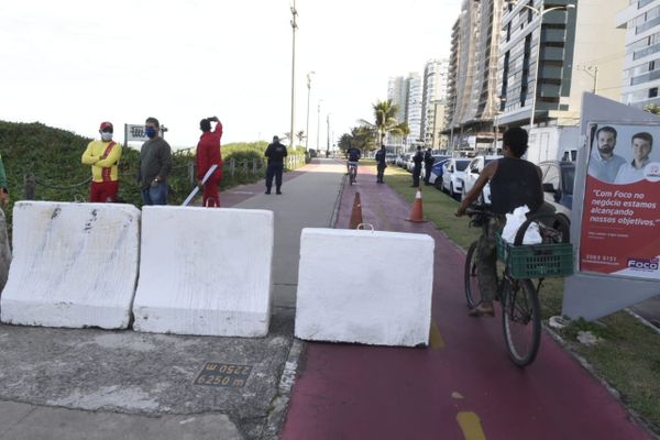 Instalação de barreiras na orla de Vila Velha para ampliação do índice de isolamento social por Carlos Alberto Silva